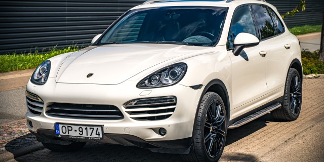 PORSCHE CAYENNE