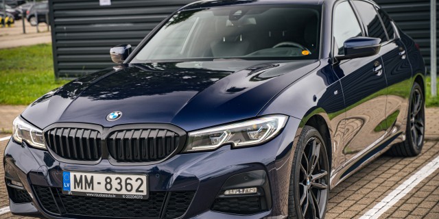 BMW 320