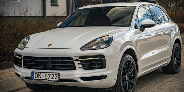 PORSCHE CAYENNE