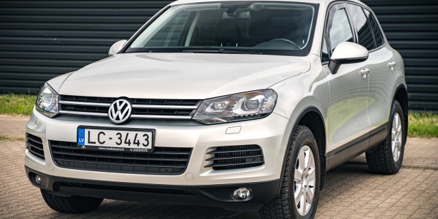VOLKSWAGEN TOUAREG