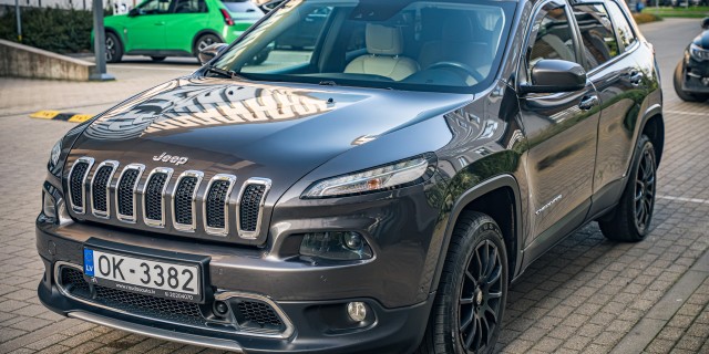 JEEP CHEROKEE
