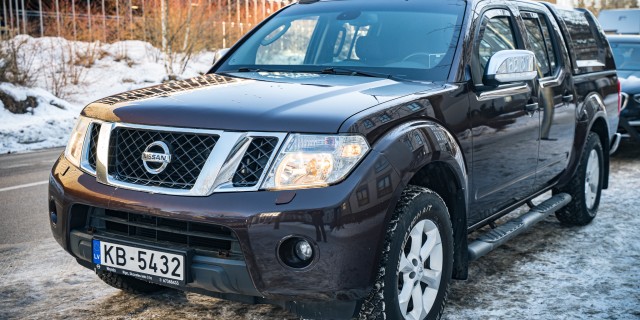 NISSAN NAVARA