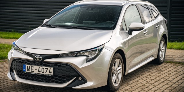 TOYOTA COROLLA