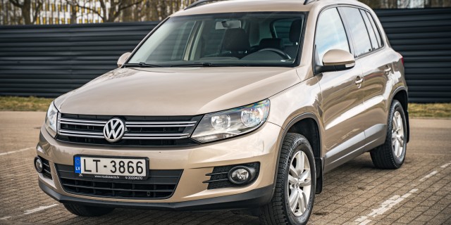 VOLKSWAGEN TIGUAN