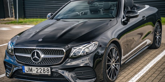 MERCEDES E200
